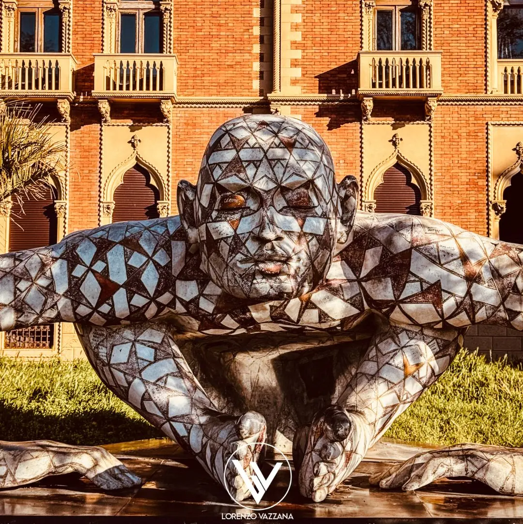 Costellazioni sul mare, dove l’arte incontra il respiro dell’infinito\n