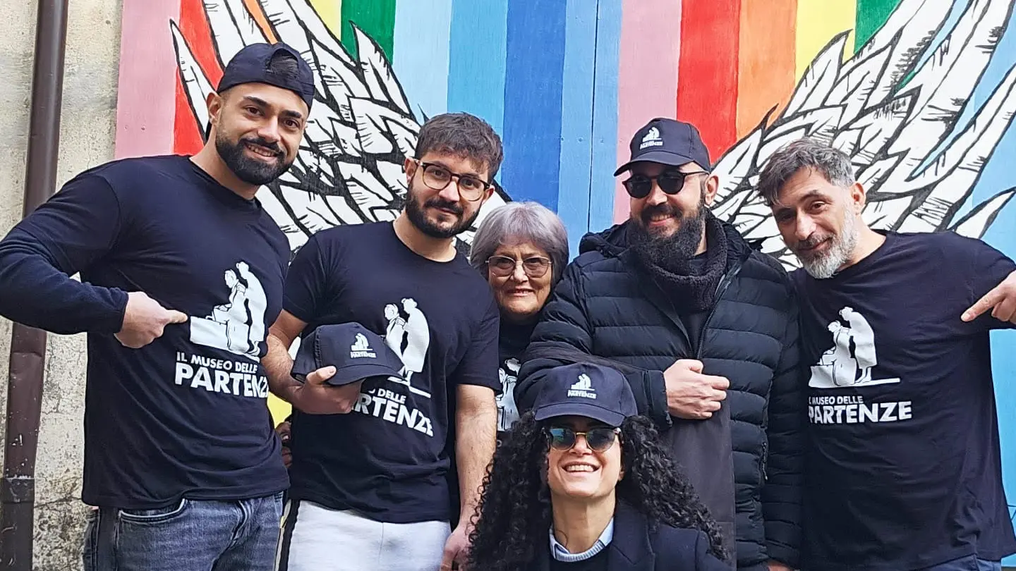 <p>Le storie di chi lascia la Calabria: il <span style=\"color:hsl(0, 75%, 60%);\">Museo delle Partenze di Petilia Policastro</span> racconta l’emigrazione di ieri e di oggi</p>