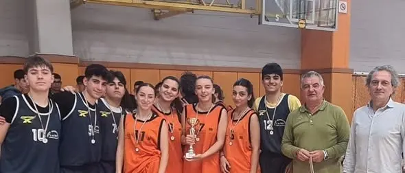 Grande festa al Pianeta Viola per i Giochi Studenteschi di Reggio. Trionfano il Liceo “Volta” e l’Istituto “La Cava” di Bovalino\n