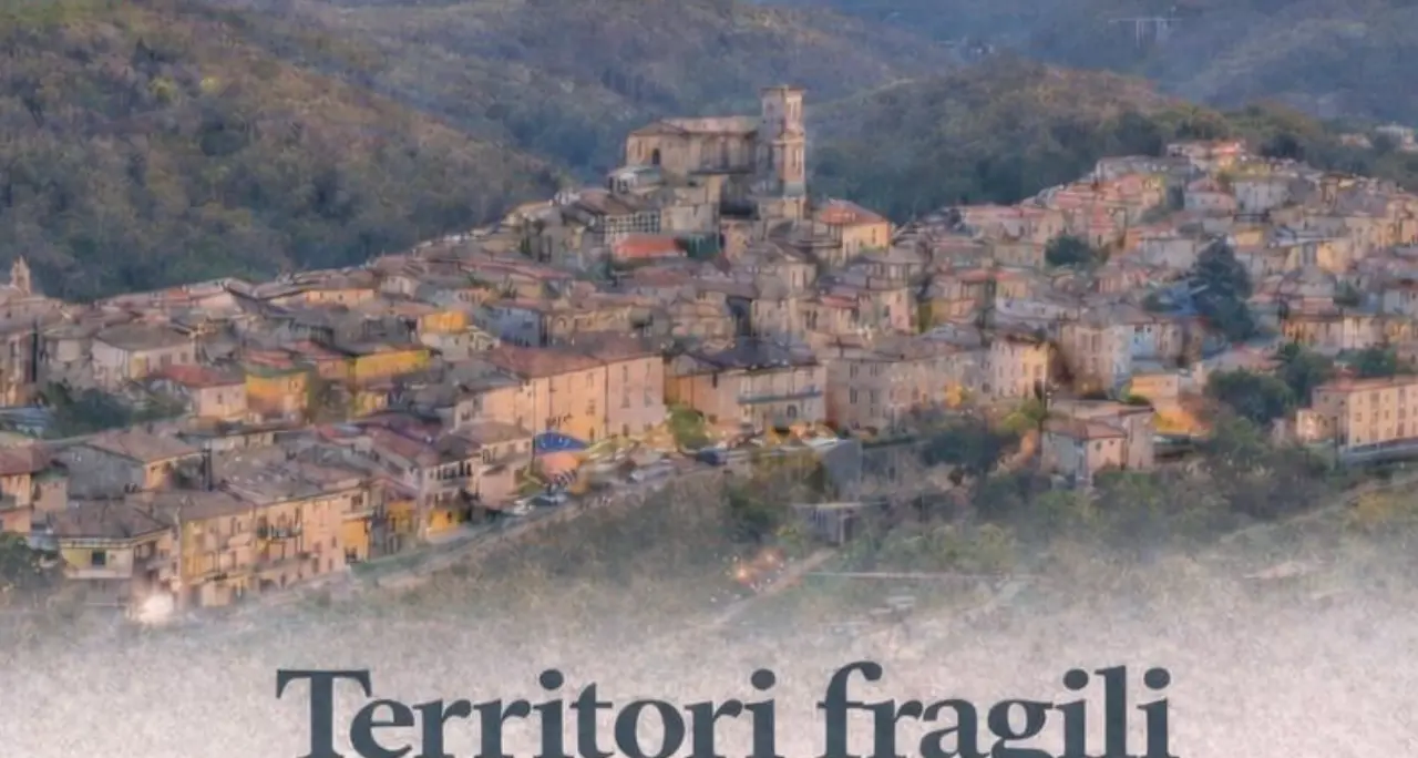 A San Fili “Territori Fragili: spopolamento e rigenerazione nei piccoli comuni calabresi”\n