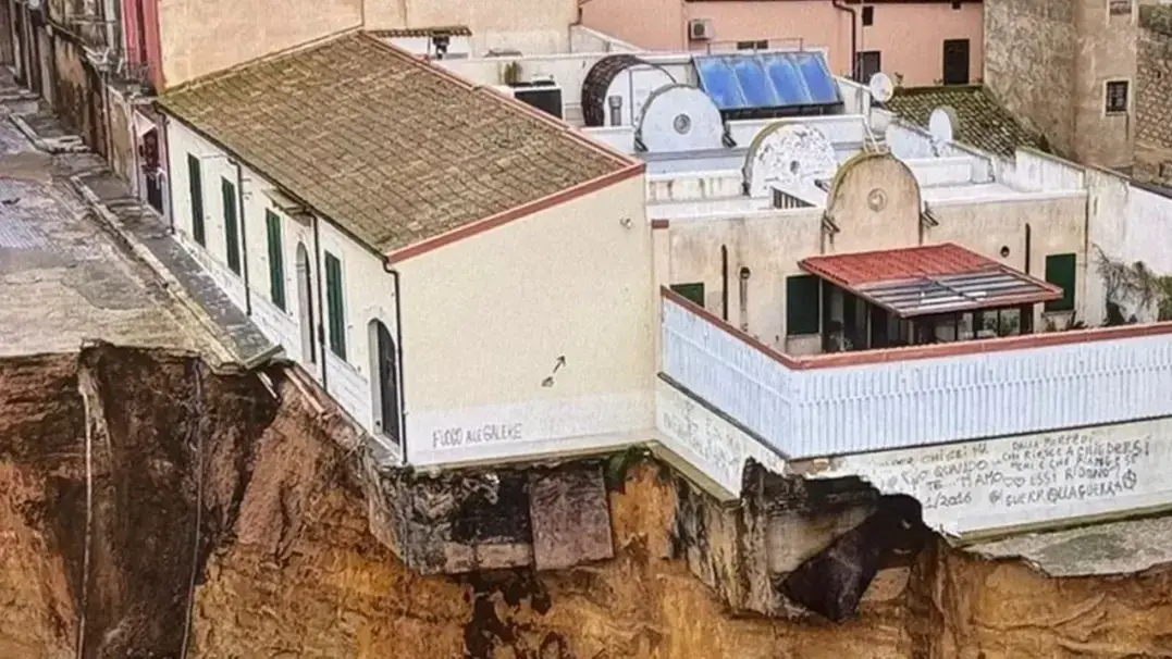 Frana di Niscemi, ci sono 13 indagati: tra loro gli ultimi quattro presidenti della Regione Sicilia\n