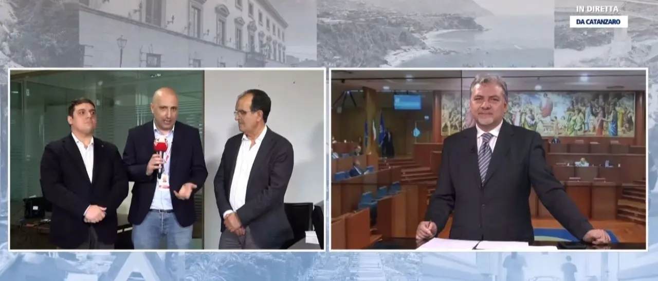 Sottosegretari Calabria, l’opposizione promette di seppellire la legge sotto una valanga di firme ma nessuno sa come fare\n