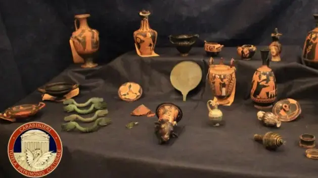 <p>Dai tombaroli al mercato nero internazionale: smantellato il <span style=\"color:hsl(0, 75%, 60%);\">traffico milionario di reperti</span>, 46 tesori tornano in Calabria</p>