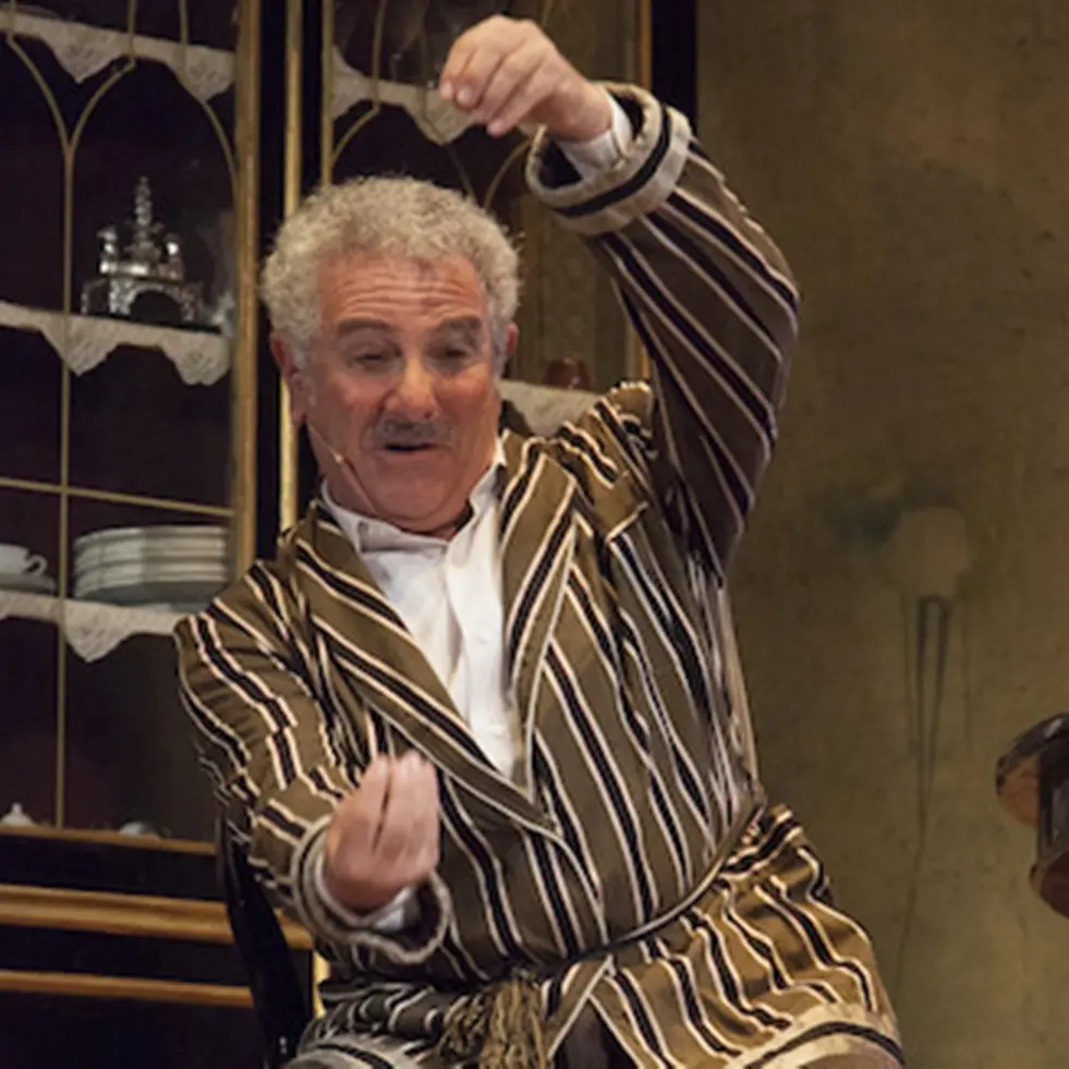 Enrico Guarnieri\u00A0al Cilea con “40...ma non li dimostra” di Peppino e Titina De Filippo\u00A0\n