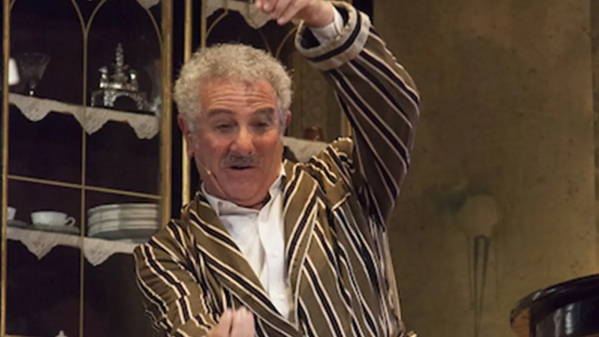 Enrico Guarnieri\u00A0al Cilea con “40...ma non li dimostra” di Peppino e Titina De Filippo\u00A0\n