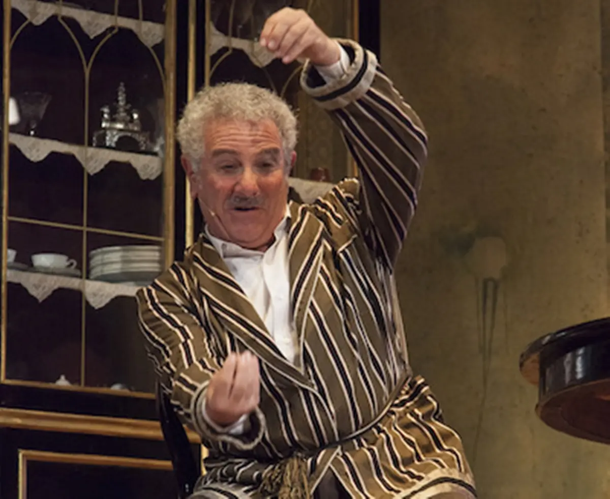 Enrico Guarnieri\u00A0al Cilea con “40...ma non li dimostra” di Peppino e Titina De Filippo\u00A0\n