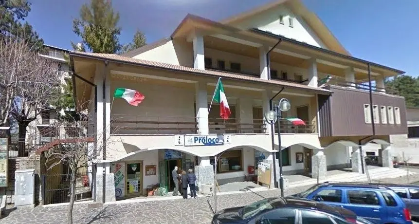 Casa del Forestiero, la Nuova Pro Loco Camigliatello Silano APS: «Il recupero della struttura potenzia l’offerta turistica»\n