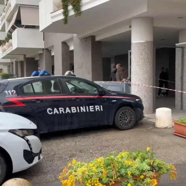 Bisceglie, lancia moglie dal balcone e poi si butta anche lui: morti entrambi\n