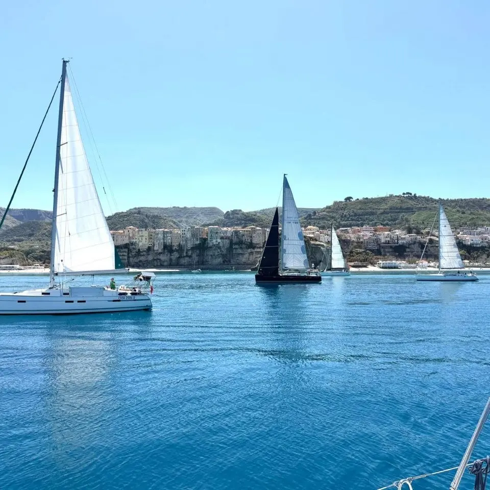 Vela d’altura, Ganzuria conquista la nona edizione del Trofeo Marina Yatch Club di Tropea\n