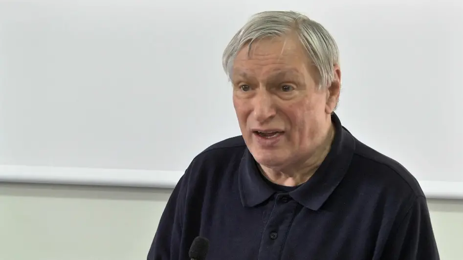 <p>Don Luigi Ciotti a Das&agrave;</p>\\n