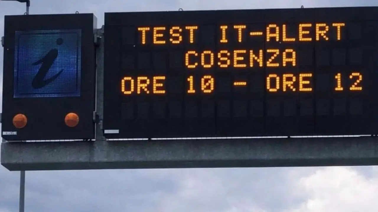 Montalto Uffugo, esplosione alla Gargano Gas: ma è solo un’esercitazione per testare l’IT-alert\n