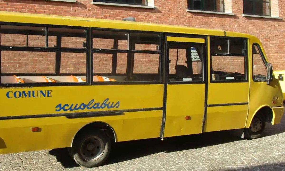 Scuolabus, la Regione Calabria avvia l’indagine per nuovi mezzi ai Comuni\n