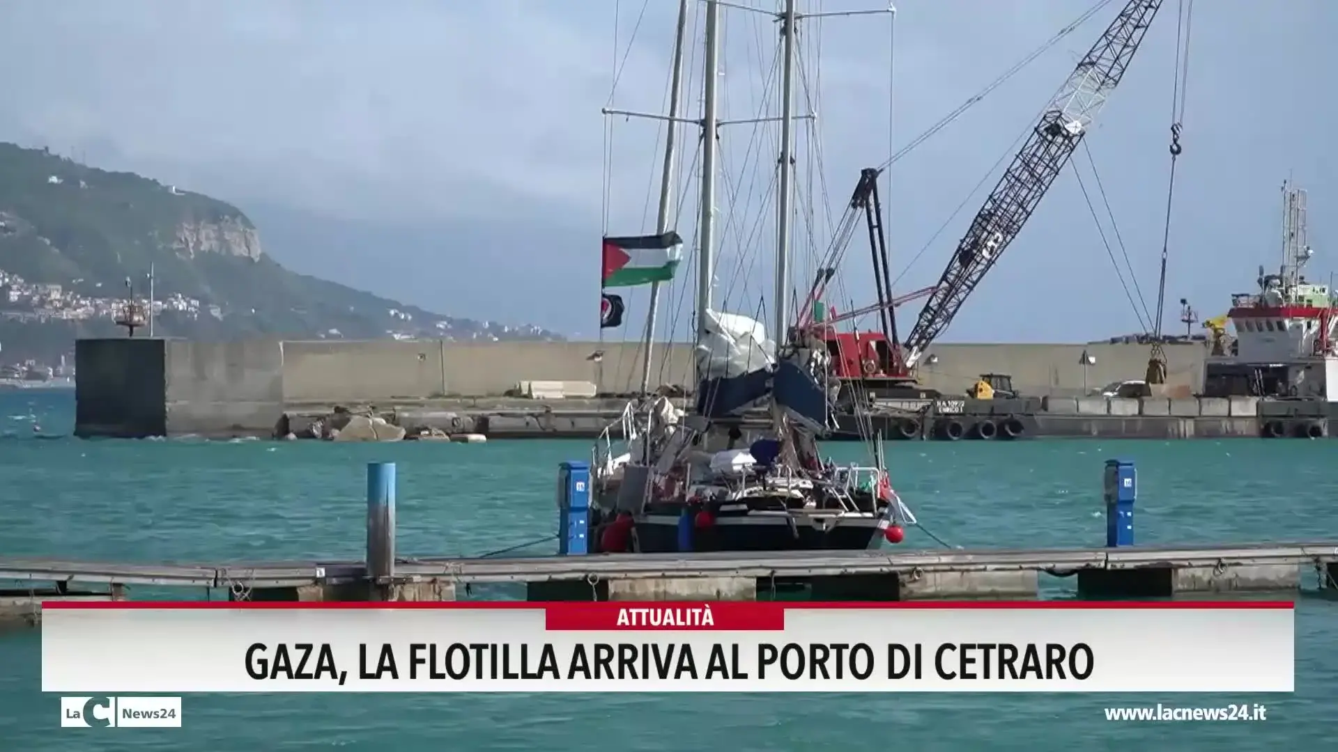 Gaza, la flottilla arriva al porto di Cetraro