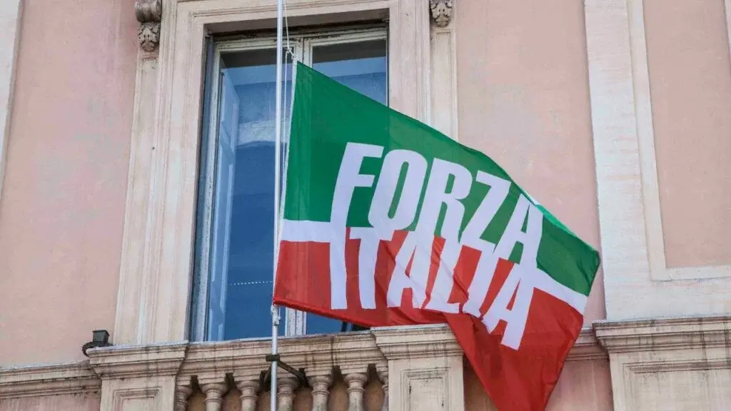 Forza Italia cerca facce nuove, al via il casting\u00A0tra curriculum e selezioni come ai provini del Grande Fratello\n
