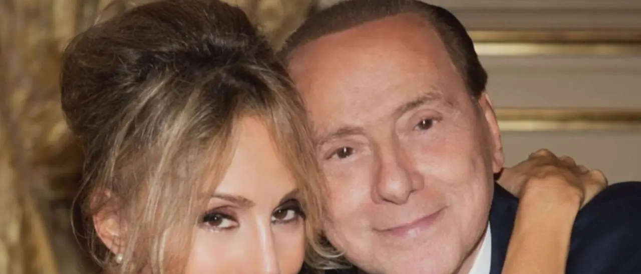 Marina Berlusconi contro Il Fatto: attacco frontale a Corrias tra accuse di misoginia e politica\n