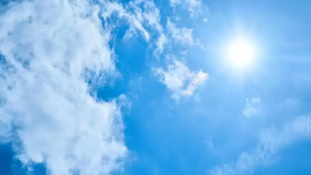 Il maltempo se ne va, arriva il sole: weekend di svolta con temperature fino ai 27°C anche nelle aree interne\n