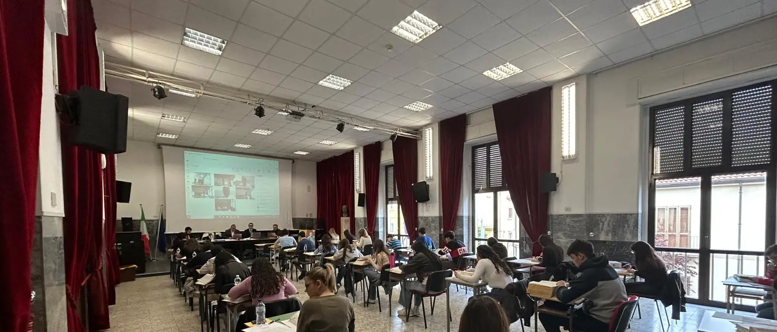 Al liceo Morelli di Vibo si apre la XIII edizione del Certamen Classicum: la sfida su greco e latino si fa internazionale\n