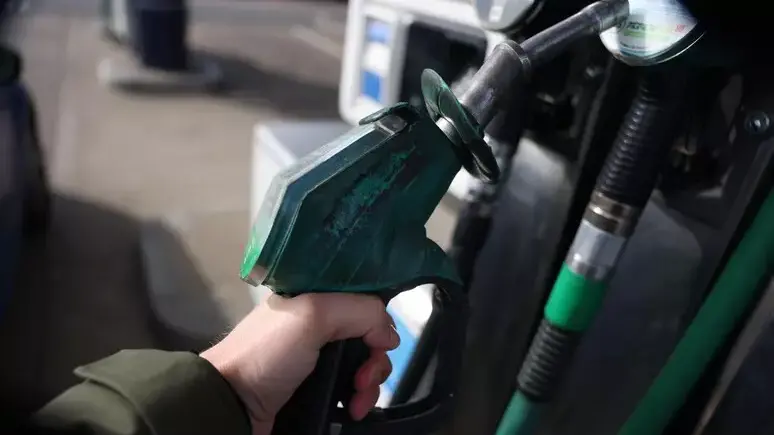 <p>Diesel verso i 2,5 euro al litro: «Il caro carburante schiaccia le aziende, così lavorano in perdita»</p>