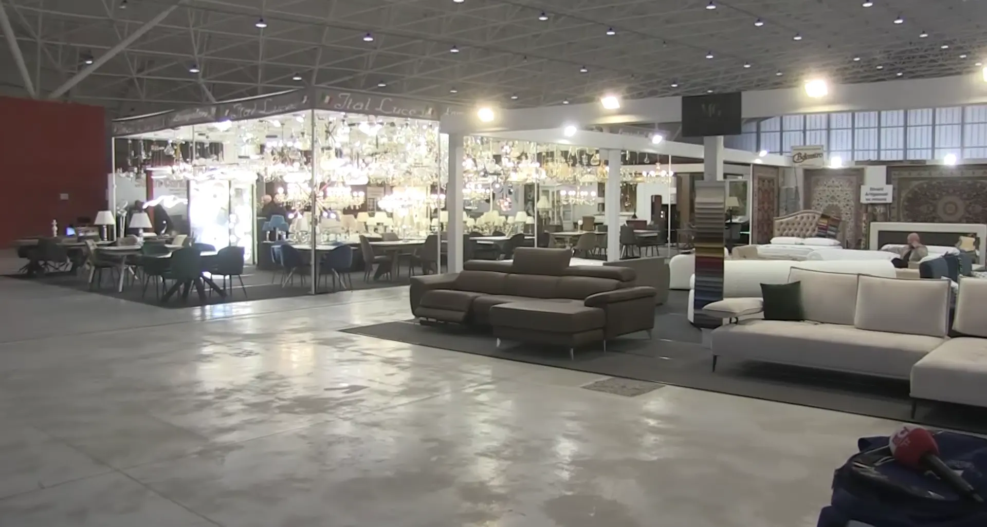 <p>Con<span style=\"color:hsl(0, 75%, 60%);\"> Home Expo 2026</span> aperta a Catanzaro la stagione delle grandi fiere al Centro “Colosimo” di Lido</p>