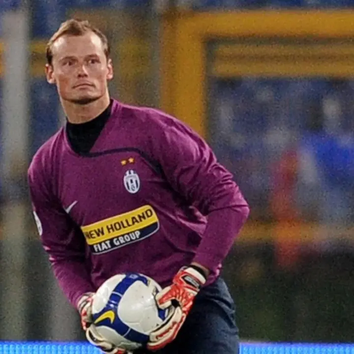 È morto a 48 anni Alexander Manninger, ex portiere di Juventus e Fiorentina\n