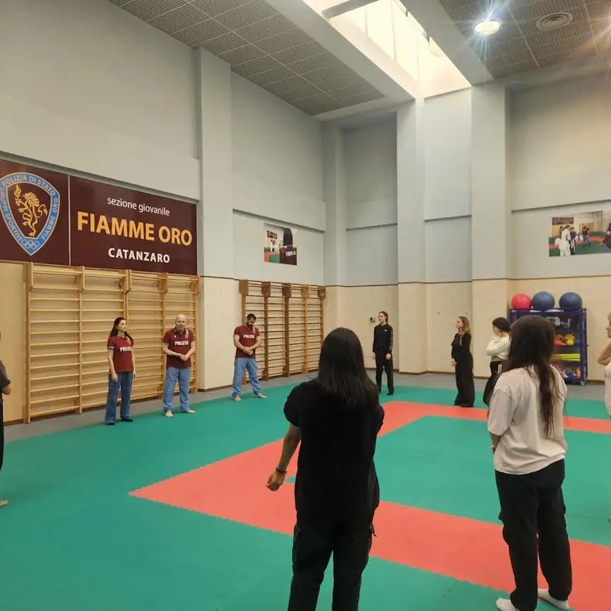 Violenza di genere: iniziati i corsi di autodifesa con i poliziotti istruttori