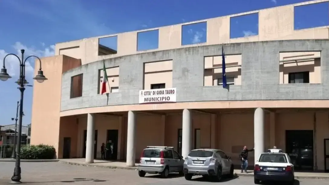 Bilancio comune di Gioia Tauro, gruppo di Minoranza:\u00A0«L’ordinanza del Tar\u00A0rigetta solo\u00A0l’istanza cautelare non il\u00A0ricorso»\n