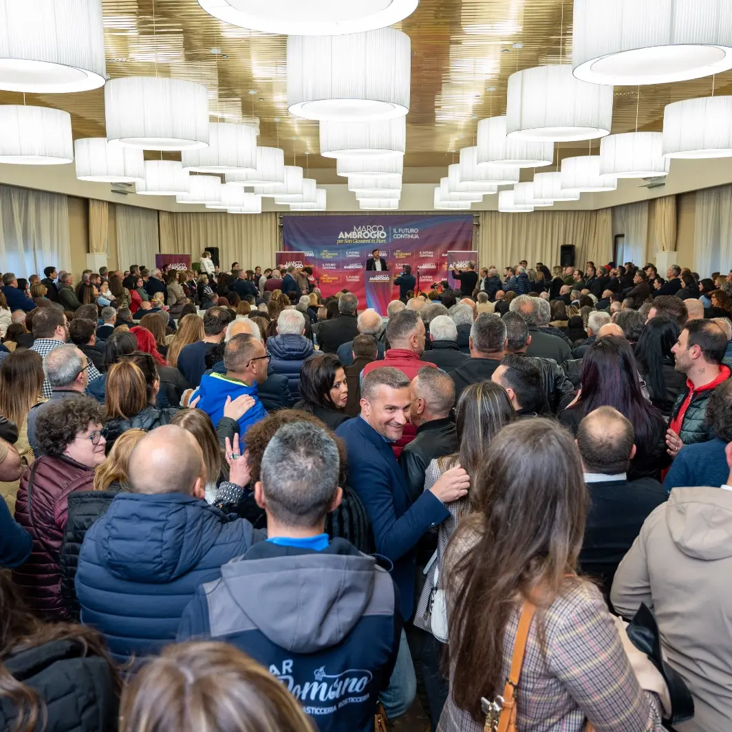 San Giovanni in Fiore, presentata la candidatura a sindaco di Marco Ambrogio: «Il futuro continua»\n