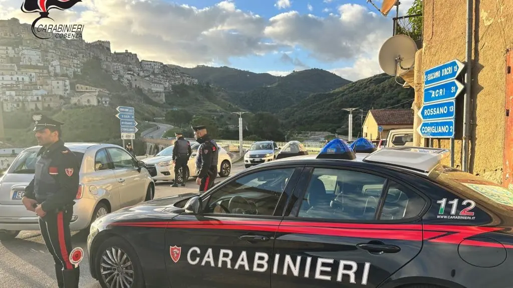 Rossano, rinvenuti in un casolare abbandonato cinque pistole e un chilo di cocaina: arrestato un incensurato\u00A0\n