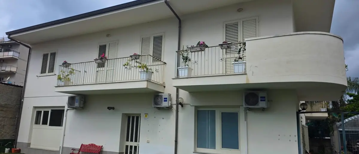 Arte, serra e teatro: ecco come\n\nArmonia è diventato un faro per la salute mentale a Reggio\n