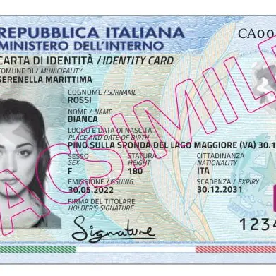 Nuova carta d’identità elettronica: dal 2026 addio al formato cartaceo, cosa cambia\n