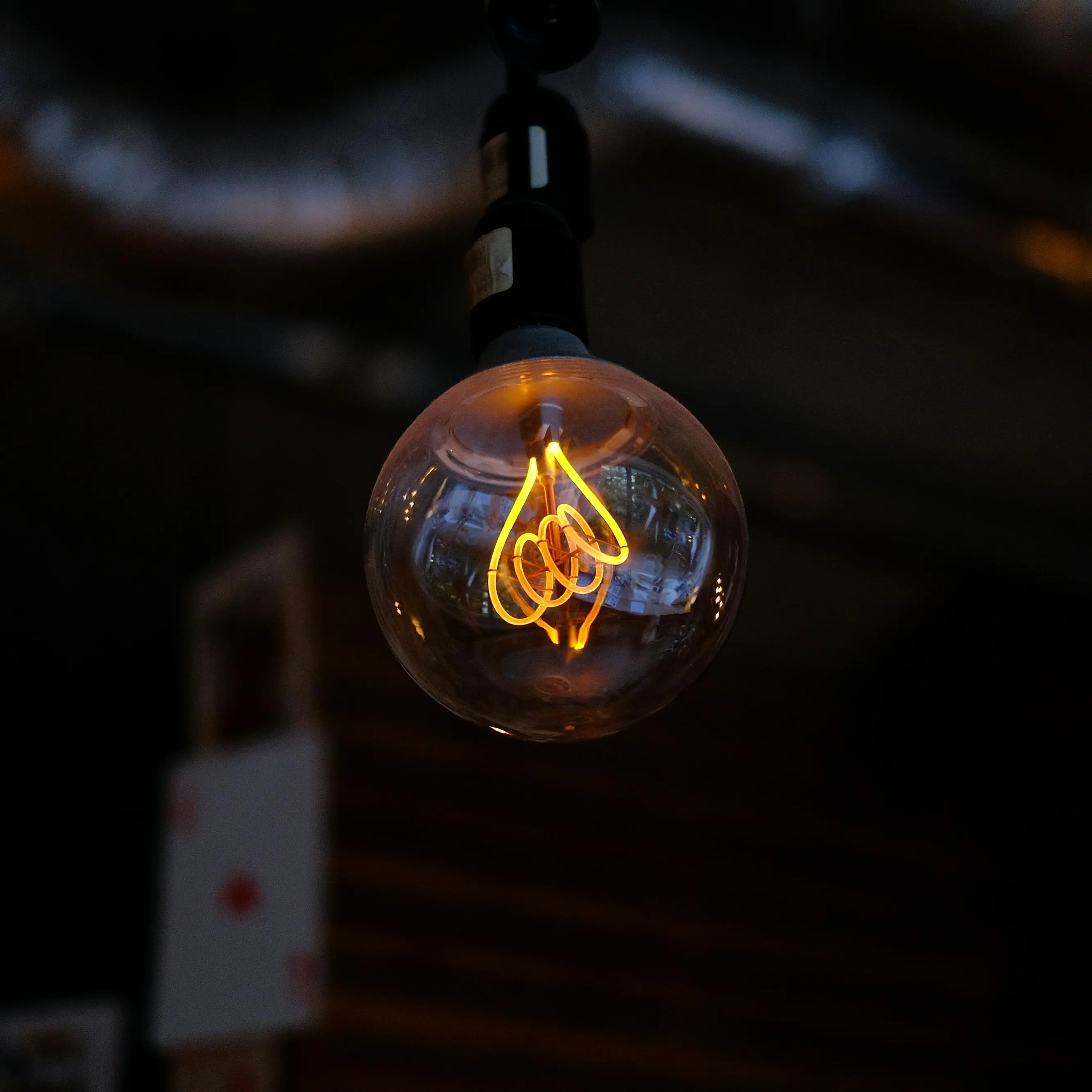 Crisi energetica, la bozza Ue per ridurre i consumi: dal telelavoro un giorno a settimana alle giornate senz’auto\n