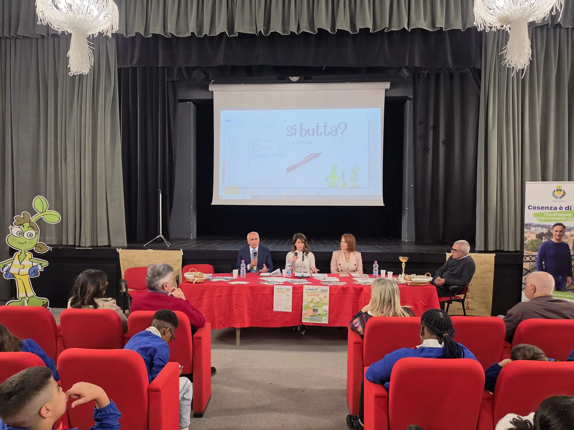 Cosenza, l’ambiente si impara a scuola: studenti protagonisti del progetto su differenziata e decoro urbano\n
