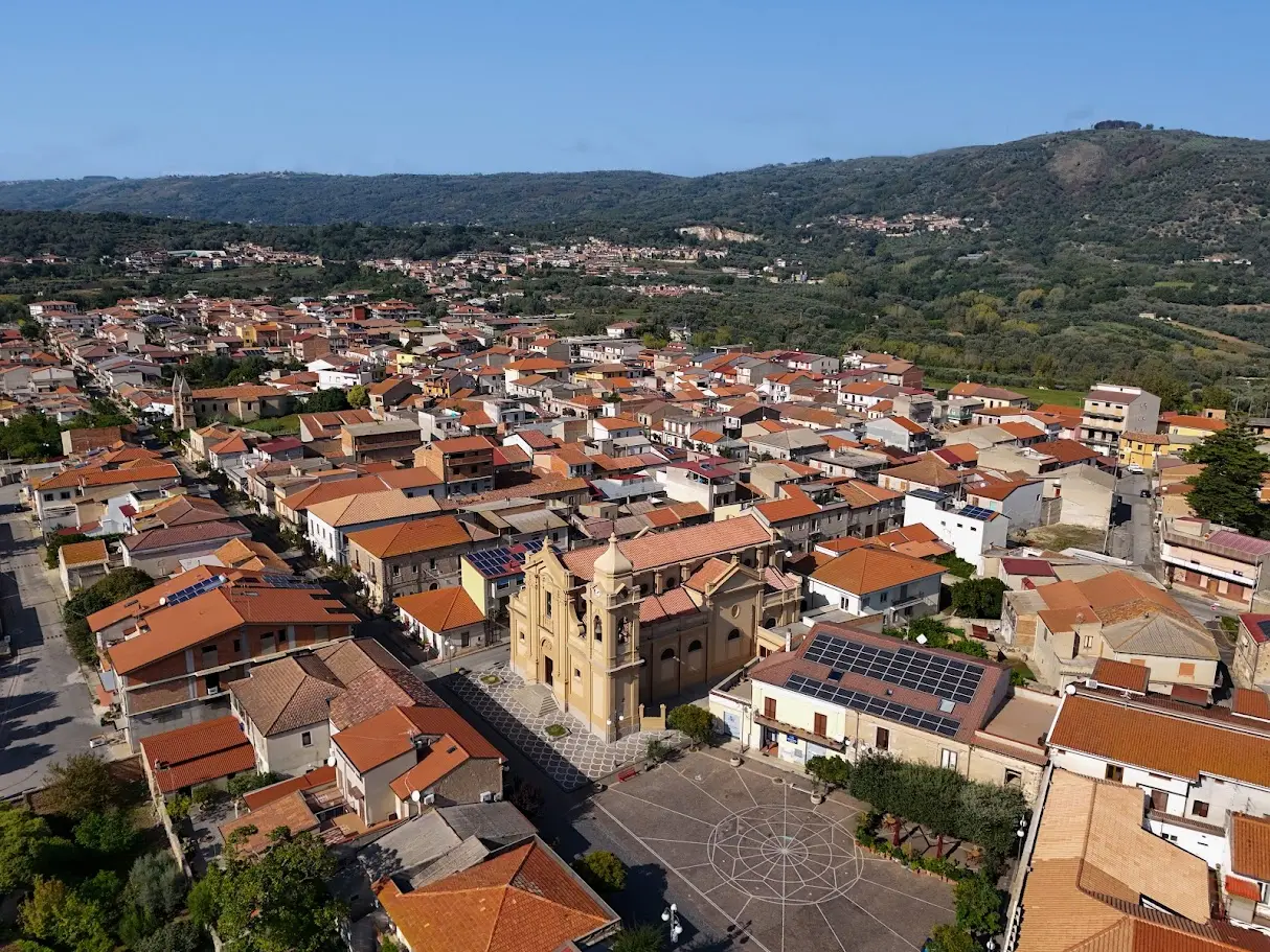 Limbadi verso il voto: ben tre aspiranti sindaco, scatta la caccia ai candidati consiglieri nei paesi vicini