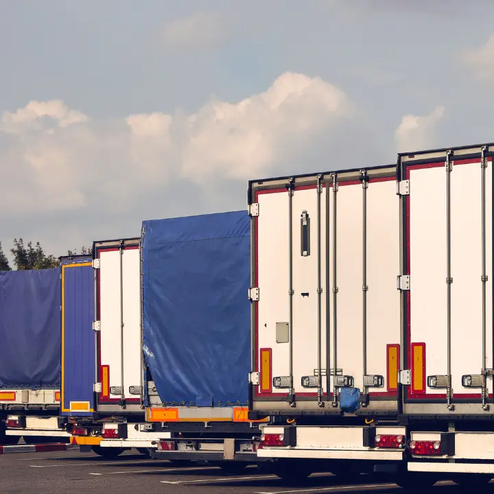 <p>Caro carburante, fermo nazionale dei tir proclamato da Unatras: «Silenzio assordante del Governo»</p>