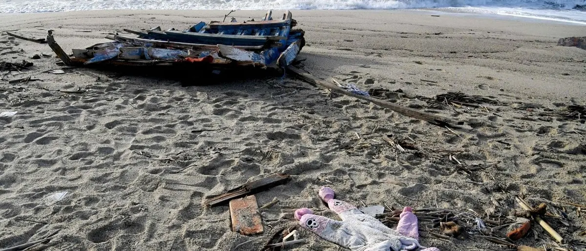 Strage di Cutro, i testimoni in aula: «Abbiamo tirato via dall’acqua vivi e morti, in mare nessun mezzo di\u00A0soccorso»\n