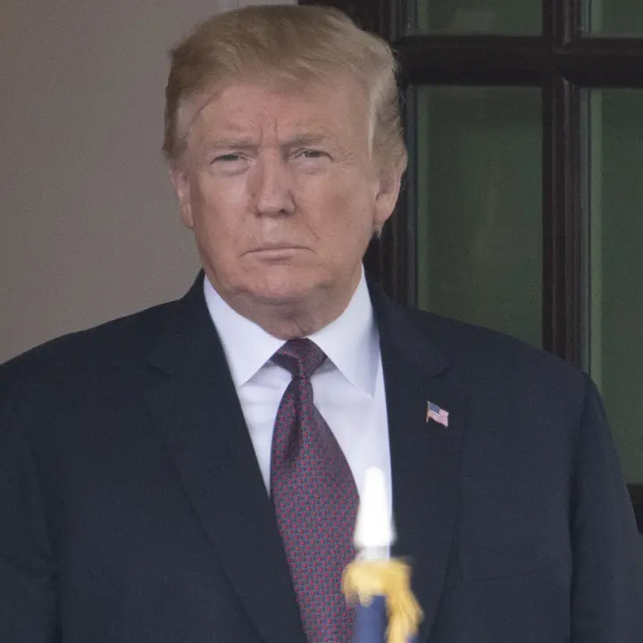 «L’Iran sospenderà il programma nucleare a tempo indeterminato». L’annuncio di Trump\u00A0che attacca la Nato: «Inutile»\n