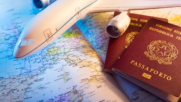 Caro viaggi e turismo in crisi, Falbo (Assoviaggi): «Paura, costi alle stelle e voli tagliati: così sprofondiamo»\n