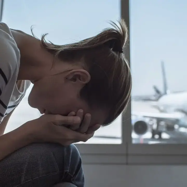 <p>La guerra schiaccia il turismo in Calabria tra caro viaggi e taglio dei voli: «Così sprofondiamo»</p>