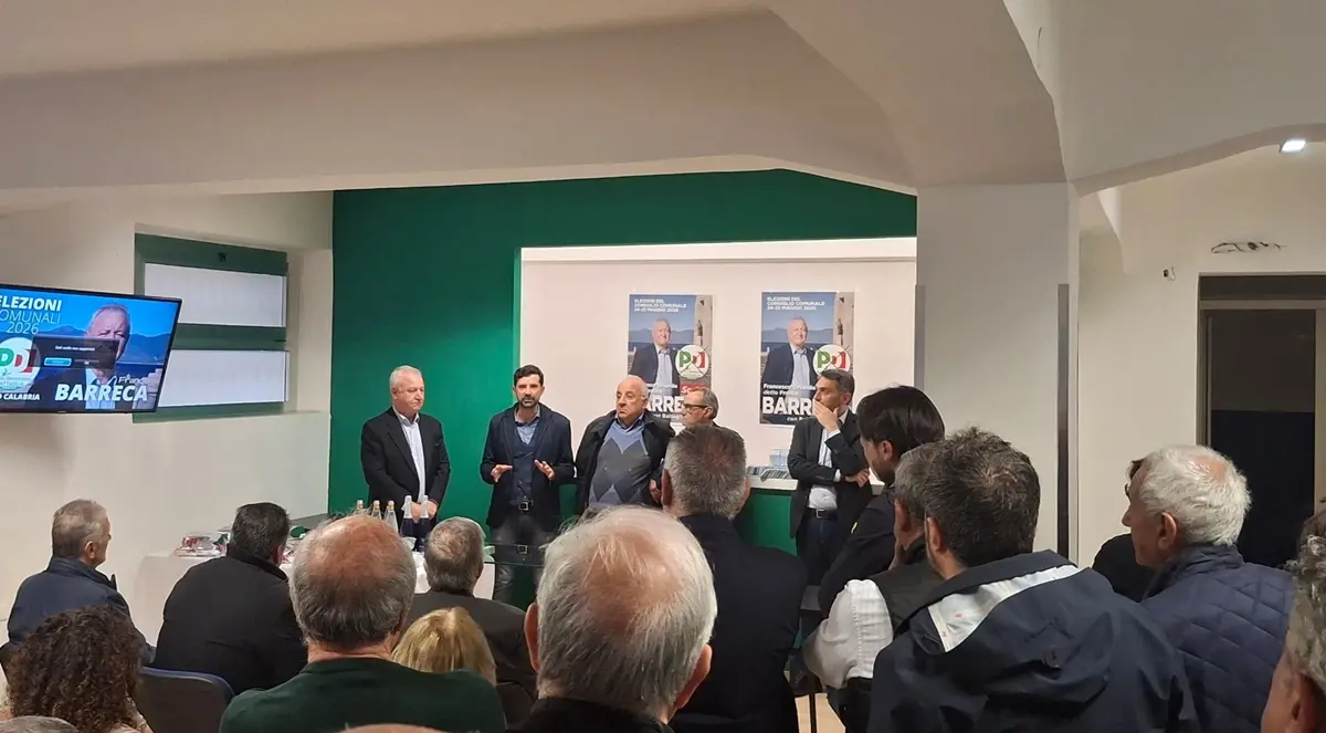 Comunali Reggio, inaugurata la segreteria di Barreca:\u00A0«Difendere il lavoro fatto e fermare chi ha già danneggiato la città»\n