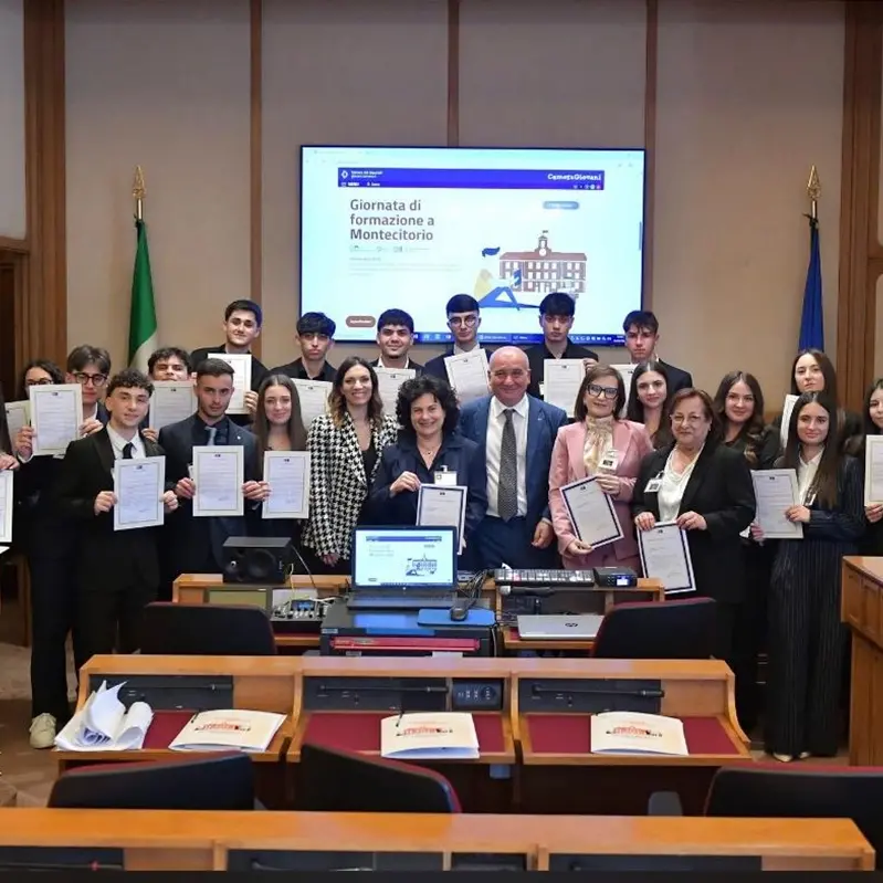 Istituto Euclide a Bova trionfa al\u00A0concorso “Giornata di formazione a Montecitorio”\n