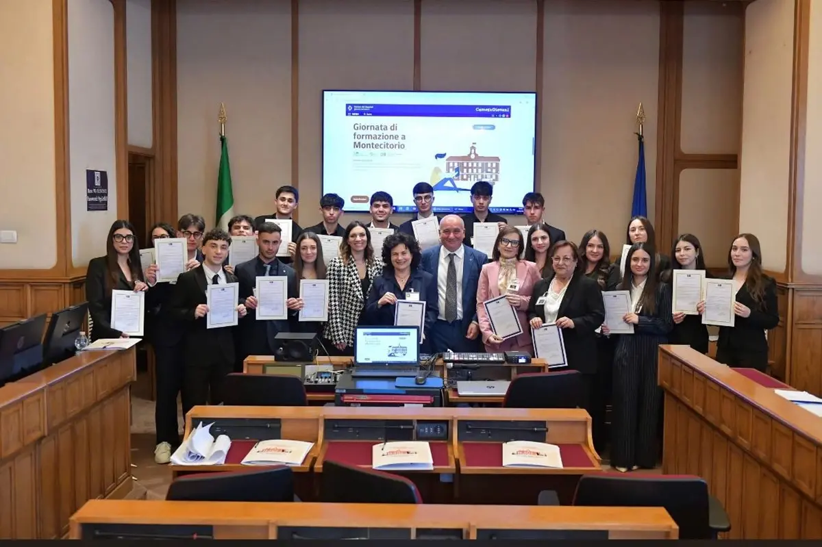 Istituto Euclide a Bova trionfa al\u00A0concorso “Giornata di formazione a Montecitorio”\n