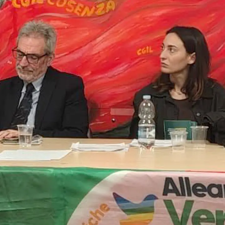 Sinistra Italiana smonta il Reddito di Merito: «Propaganda, giovani via dalla Calabria per cercare opportunità»\n