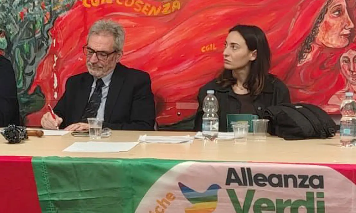 Sinistra Italiana smonta il Reddito di Merito: «Propaganda, giovani via dalla Calabria per cercare opportunità»\n