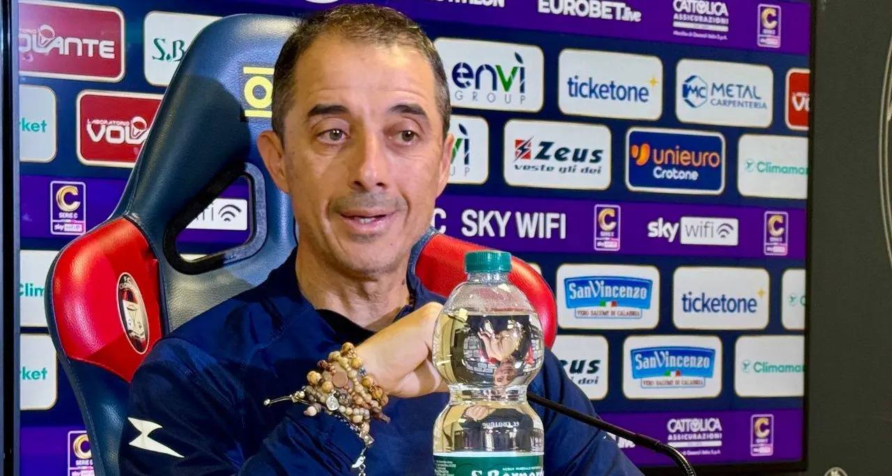 Crotone a Casarano tra play-off e incertezze: Longo chiede unità: «Dobbiamo fare una grande partita»\n
