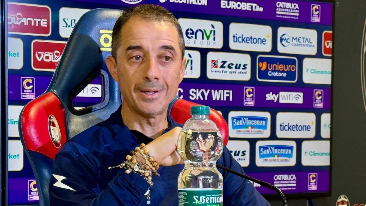 Crotone a Casarano tra play-off e incertezze: Longo chiede unità: «Dobbiamo fare una grande partita»\n