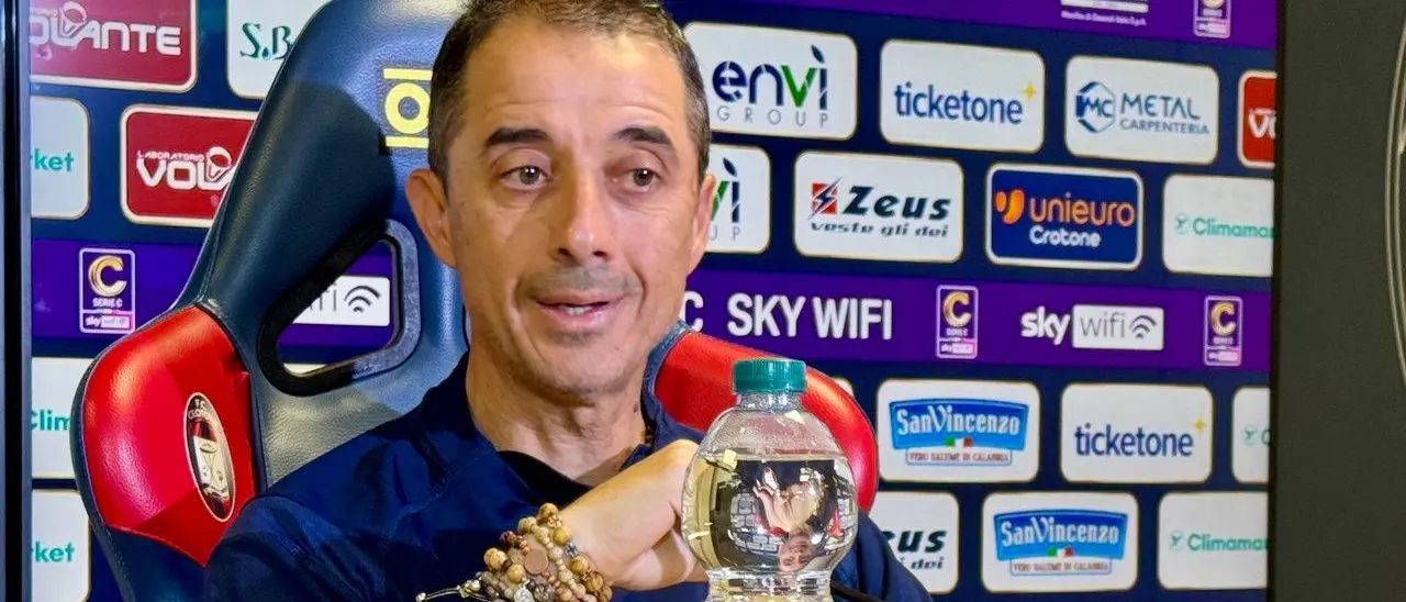 Crotone a Casarano tra play-off e incertezze: Longo chiede unità: «Dobbiamo fare una grande partita»\n