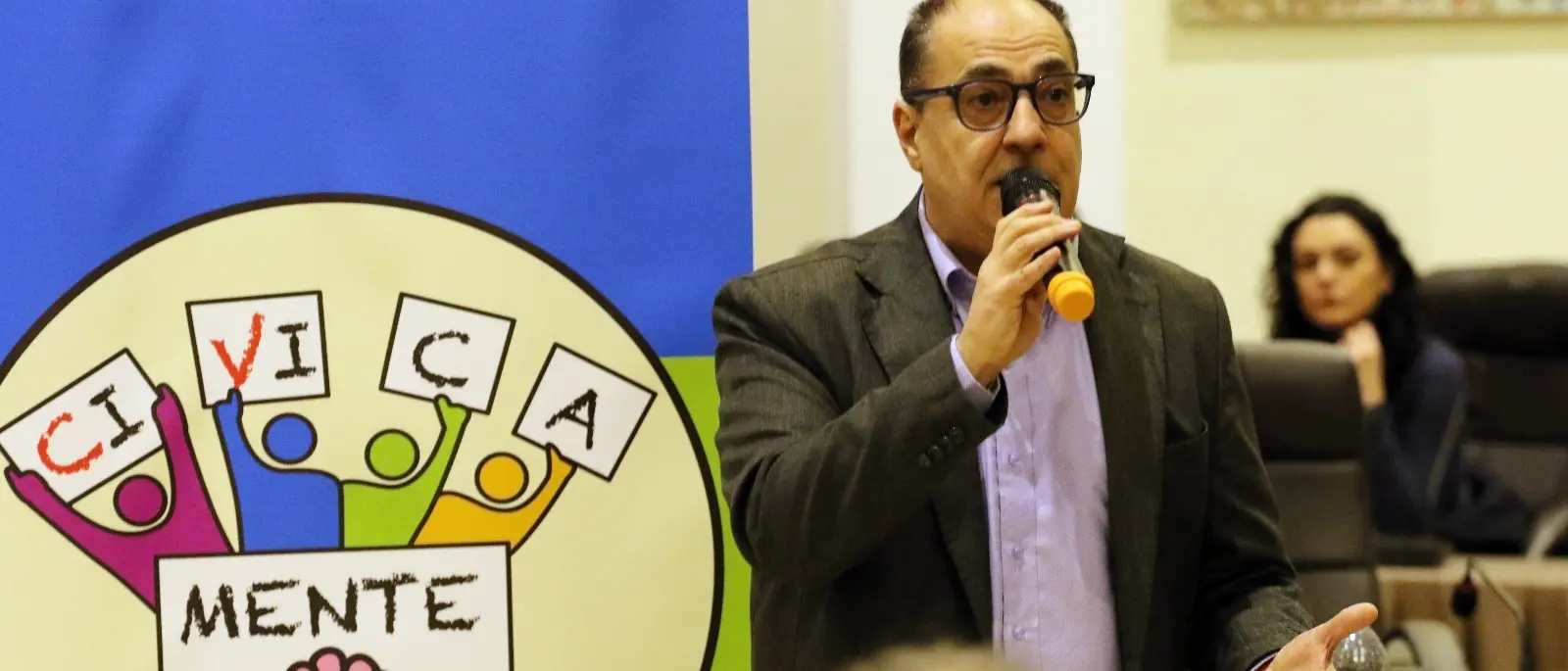 Elezioni, Castrovillari al bivio: l'onda civica di Luca Donadio sfida i blocchi tradizionali\n