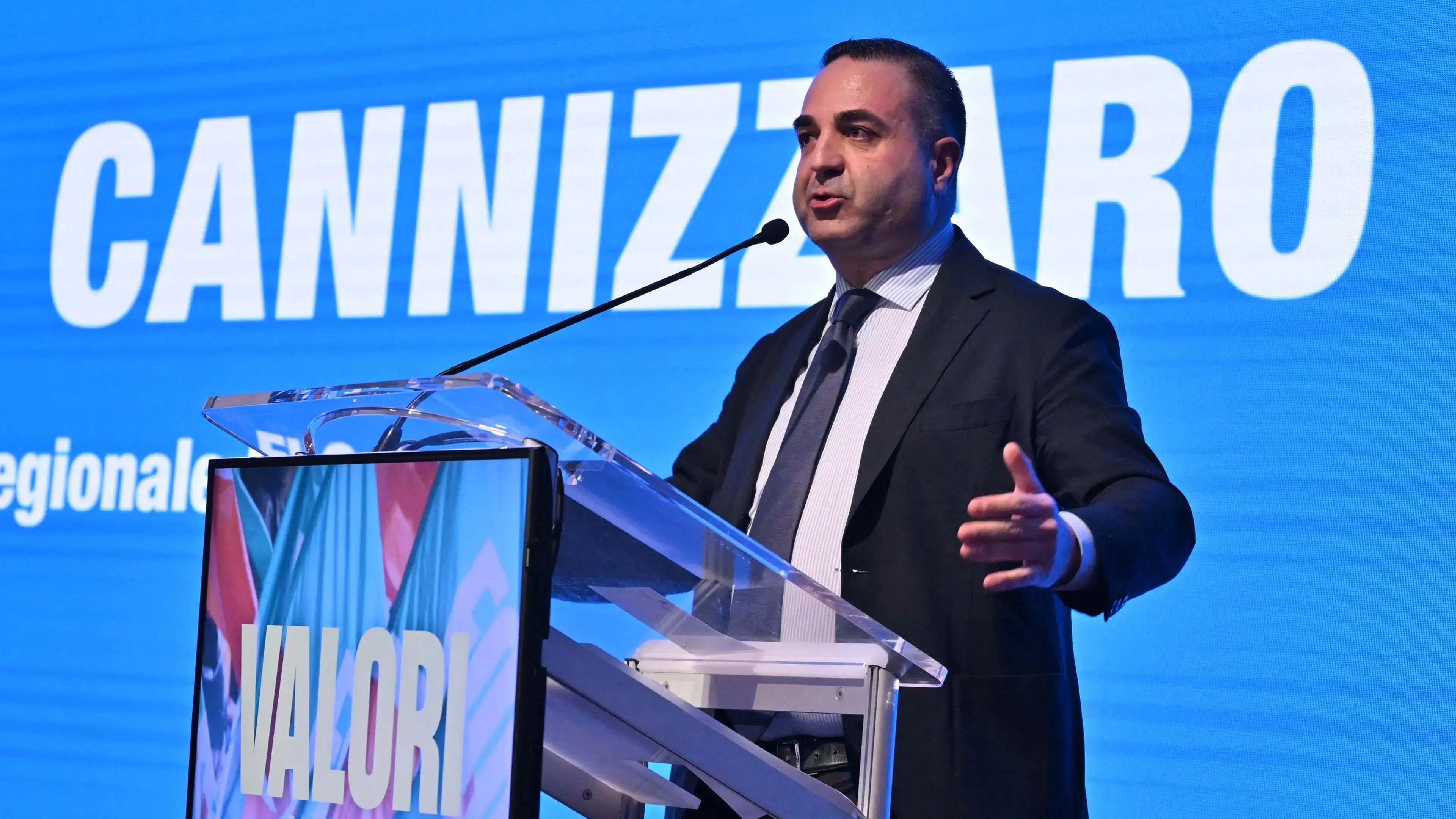 <p>Francesco Cannizzaro (lacnews24.it)</p>\\n