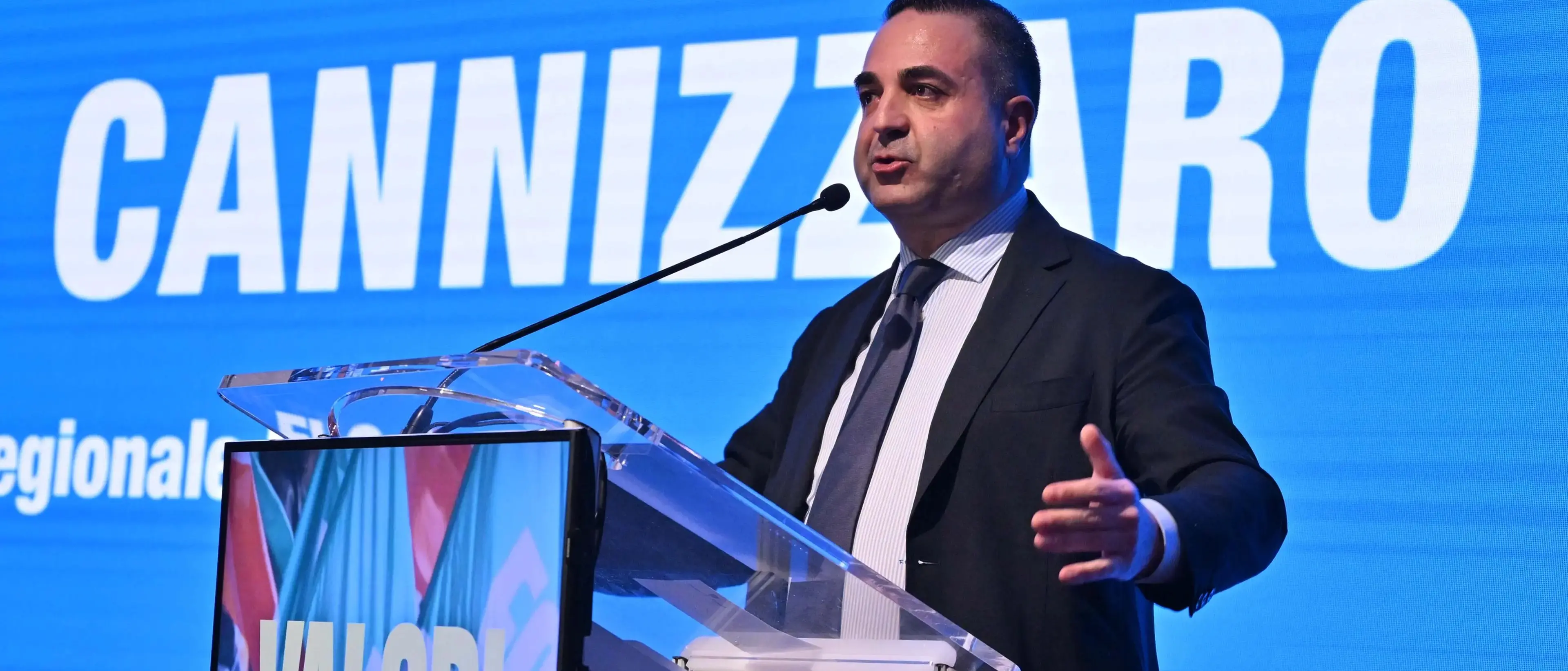Comunali Reggio Calabria, il primo sondaggio incorona Cannizzaro con il 52-56%: può vincere al primo turno\n