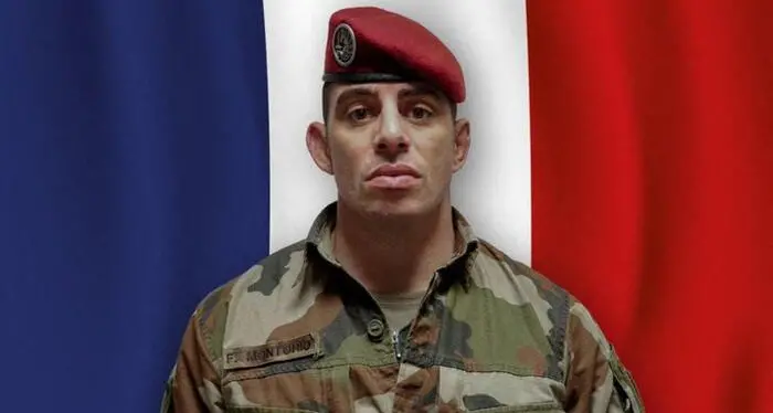 Libano, attacco ai caschi blu: ucciso il sergente francese Florian Montorio, 3 feriti. Hezbollah: «Non c’entriamo»\n